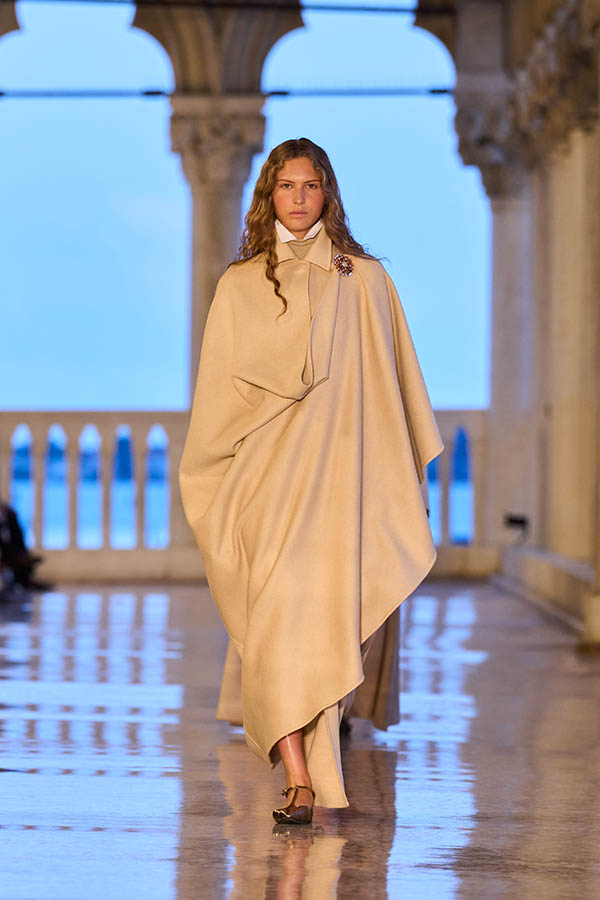Max Mara Resort 2025 001 Max Mara Brand Max Mara Resort 2025 001 Max Mara Brand