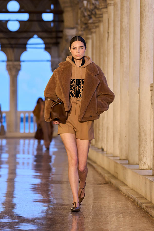 Max Mara Resort 2025 024 Max Mara Brand Max Mara Resort 2025 024 Max Mara Brand