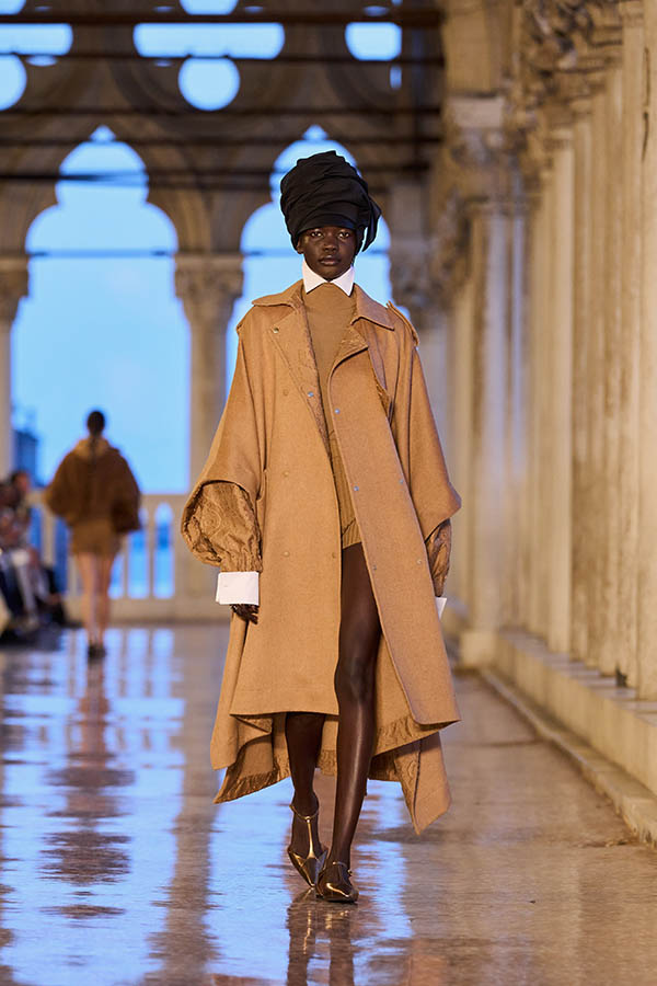 Max Mara Resort 2025 027 Max Mara Brand Max Mara Resort 2025 027 Max Mara Brand
