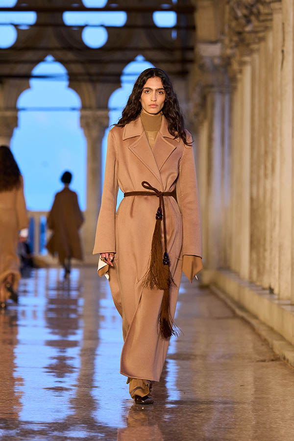 Max Mara Resort 2025 030 Max Mara Brand Max Mara Resort 2025 030 Max Mara Brand