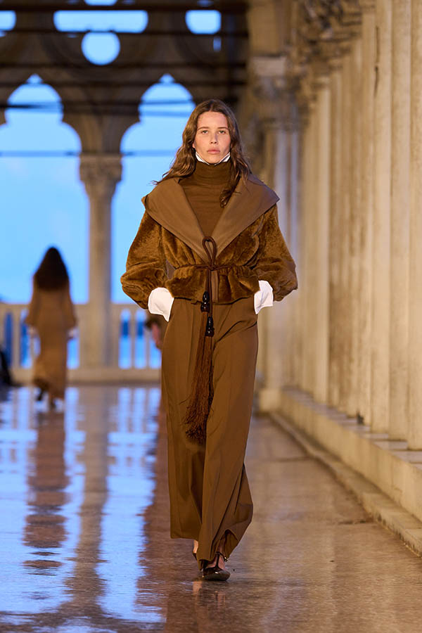 Max Mara Resort 2025 031 Max Mara Brand Max Mara Resort 2025 031 Max Mara Brand