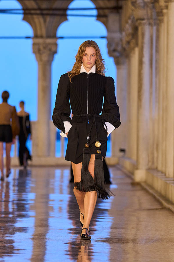 Max Mara Resort 2025 051 Max Mara Brand Max Mara Resort 2025 051 Max Mara Brand